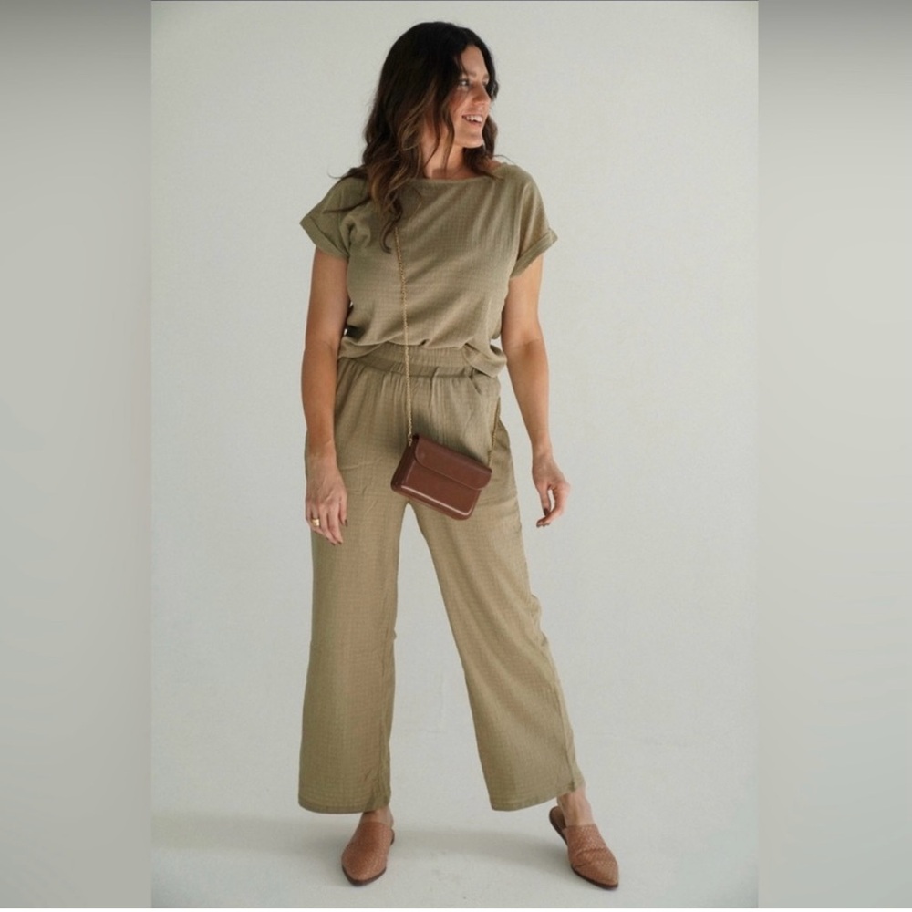 VGUC Carly Jean Hannah Bottoms in Taupe